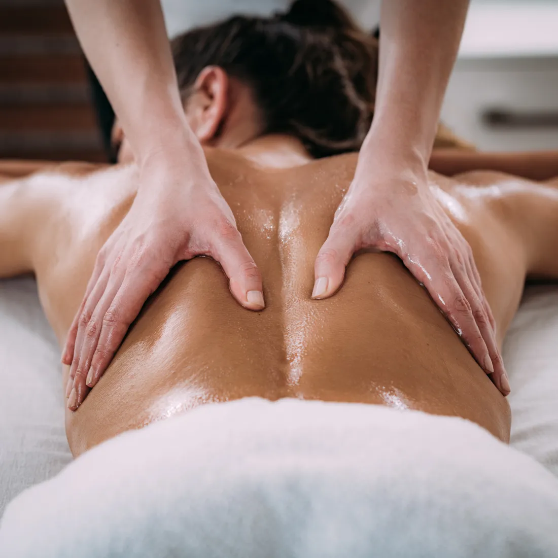 Jeudi Tonifiant · massage sur chaise · L'Attitude